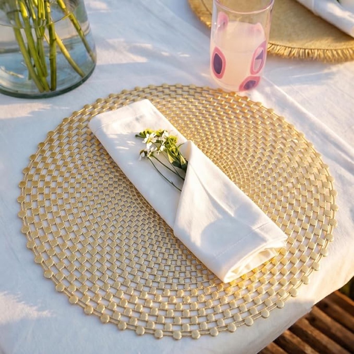 Set van 6 Gouden Ronde Onderzetters, Spiraal Uitgesneden (38 cm)