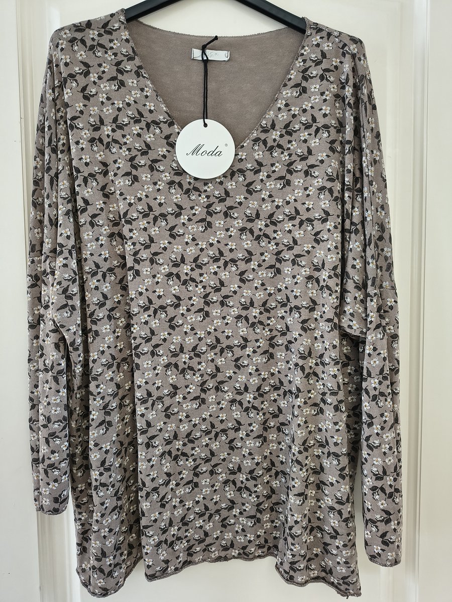 Dames trui Clari-gebloemd motief-taupe bruin wit geel donkerbruin-V hals-Maat XL/XXL