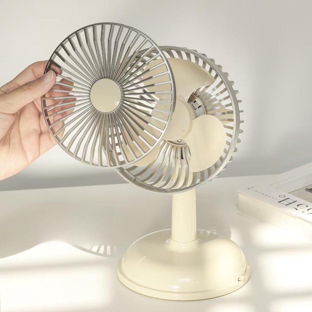 Oplaadbare Desktopventilator - Wit - 23.5 x 14 x 15.5 cm - Draagbare Ventilator met 2 Modi - Voor Binnen en Buiten