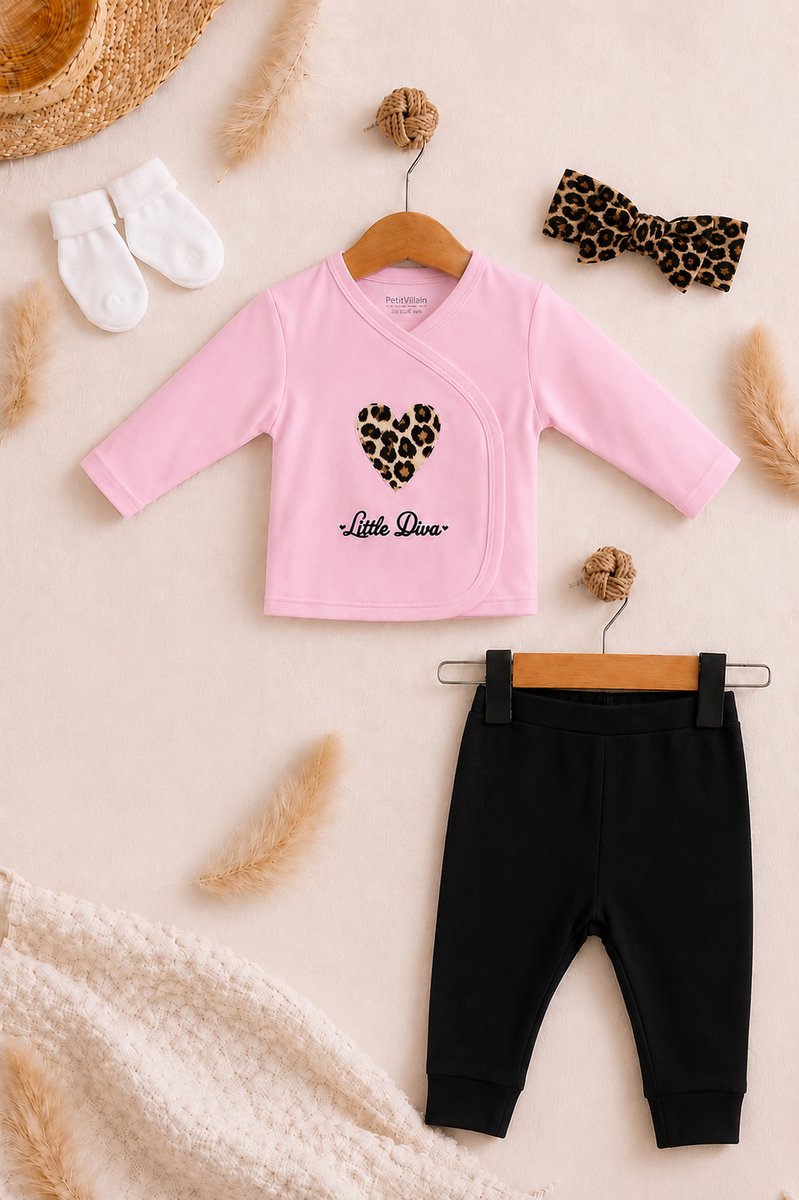 Blijeitje - Babykleding 4-delige babykeldingset - Kleding baby meisje maat 56 - stylvolle babyhoofdband, Shirtje, Broekje & Sokjes - Little Diva Design