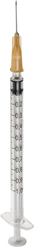 Een 1ml insulinespuit met een gele dop en een 26G naald, op een witte achtergrond.