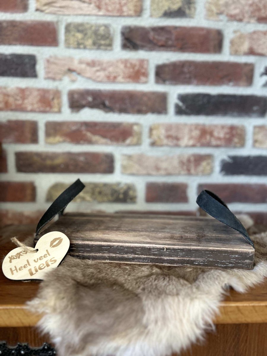 Creaties van hier – dienblad leren handvaten - 30x15cm - natural - met houten hartje