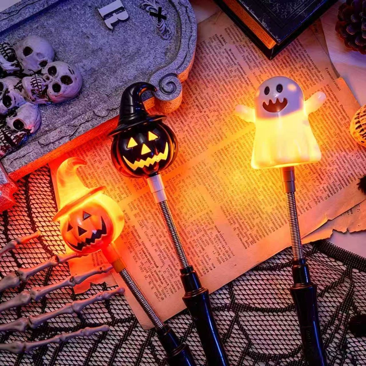 Namajunas - Licht stok - Halloween glowsticks - Set van 3 stuks - Speelgoed voor kinderen - Pompoen en spook ontwerp - ompoen gloei-staf - Spook glowstick - Halloween feestartikelen - Perfect voor Halloween, verkleedfeesten en horror themafeesten