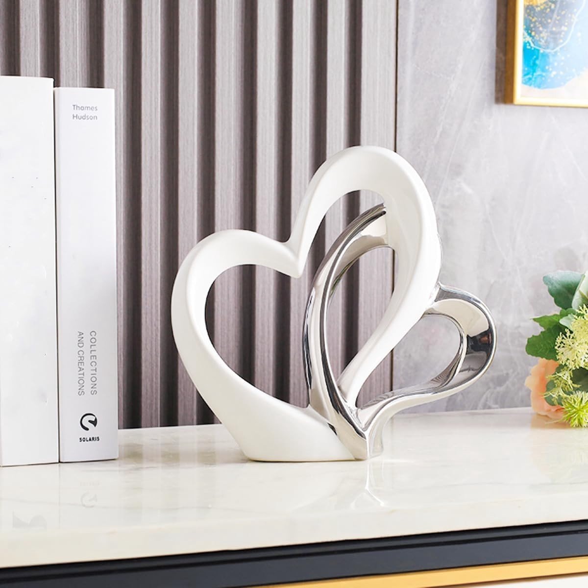 Dubbel hart ornament van keramiek, moderne sculptuur voor huisdecoratie, uniek cadeau voor woonkamer en kantoor, verzamelobject en souvenir.