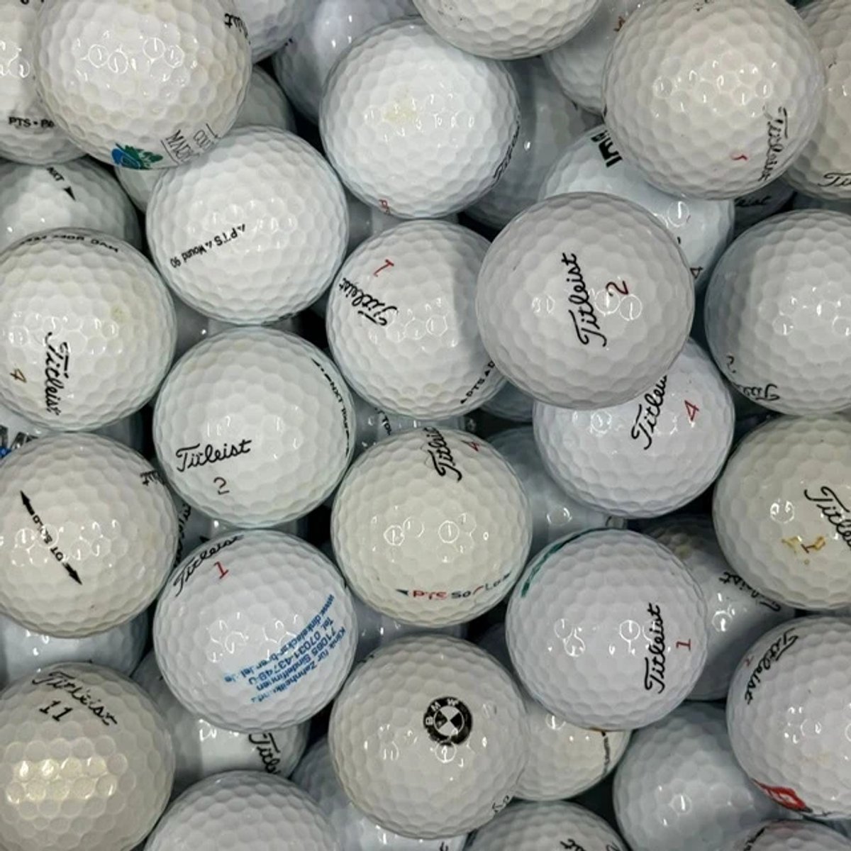 50 Stuks Titleist Mix Gebruikte Golfballen/Lakeballs - AAAA Kwaliteit + 2 Stuks YourLakeBalls Tees