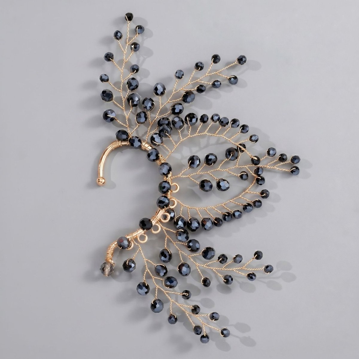 Elfen Oor Cuff, Handgemaakte Bloem Blad Oorversiering, Zonder piercing oorhaak voor bruiloft en fotoshoot，Zwarte kristallen fotoshoot-oorbelhaakjes