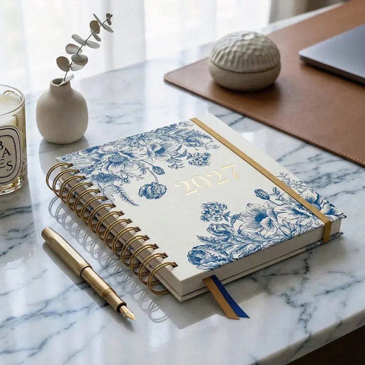 Desk Agenda Bloemen Blauw 2027 – Paperclip