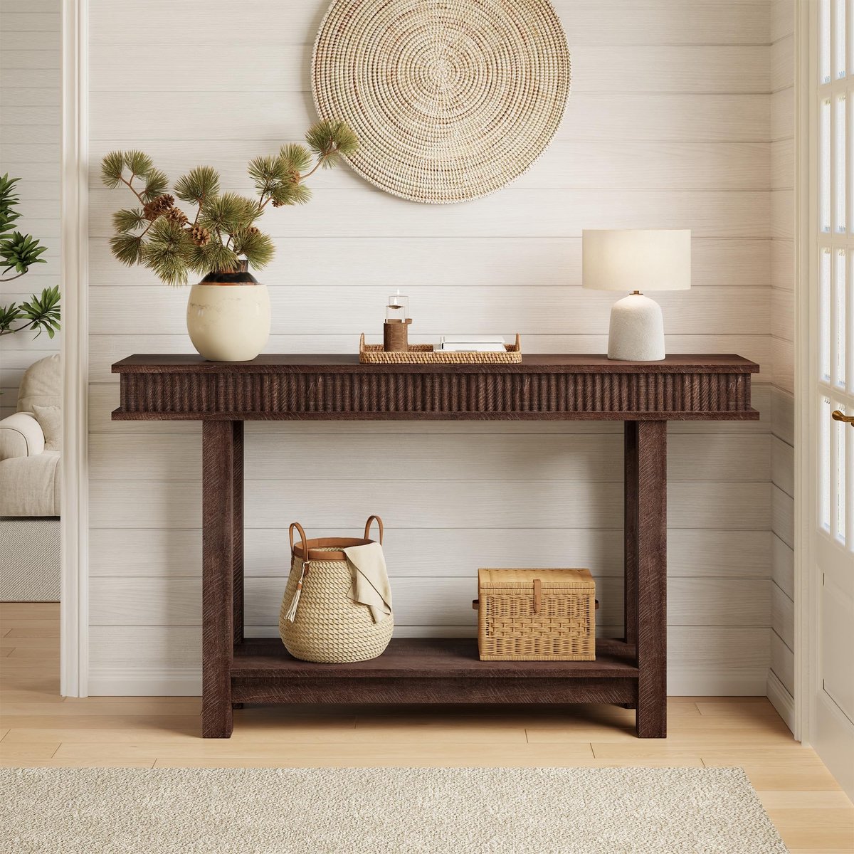 Consoletafel met Geribbeld Front - 2 Lagen - Sidetable - 140x30x81.5cm - Stevige Banktafel met Opbergplank - Rechthoekig - Landelijke Stijl - Voor Woonkamer En Hal - Walnootkleur