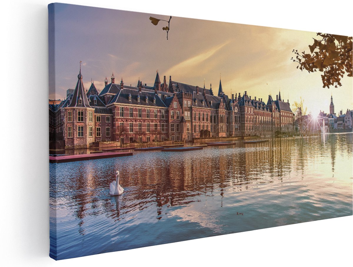 Artaza Canvas Schilderij Binnenhof Gebouw in Den Haag - 180x90 cm - Groot - Wanddecoratie Woonkamer - Schilderijen - Muurdecoratie