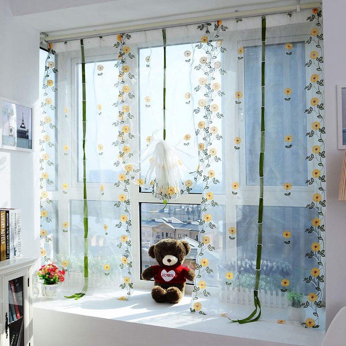 Dailygoods- Tule Gordijnen - Witte Geborduurde Bloemen - Raambekleding Zonder Boren - Transparante Voile - 80 x 200 cm - Inclusief Haken