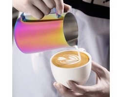 Koffiekan Roestvrijstaal - Melkopschuimer Latte Art - Koffiebereiding Thuis - Titanium Coating - 600 Ml - Veelkleurige clip