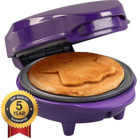 Paars wafelijzer met een geestvormige wafel met gezicht erop.