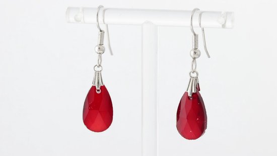 Behave Oorbellen Dames – Rode Druppel Oorhangers – Zilverkleurig – Lichtgewicht 3 gram – Inclusief Geschenkzakje