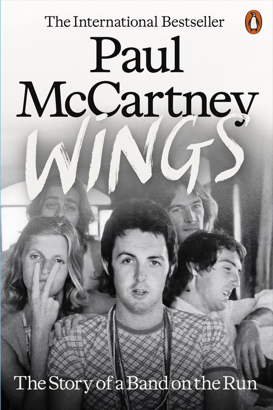 Boekhoes met Paul McCartney en Wings. Titel: Paul McCartney WINGS - The Story of a Band on the Run.