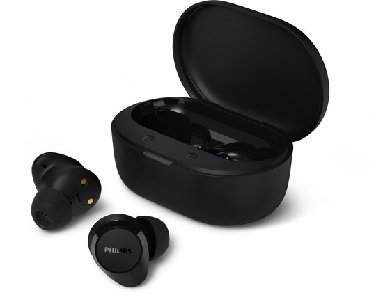 Zwarte Philips oordopjes met oplaadcase. Eén oordopje met PHILIPS logo, de andere met zichtbare gouden contactpunten.