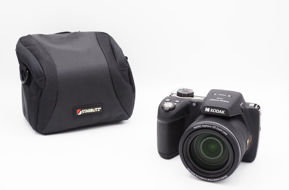 Kodak Pixpro AZ528 - Compactcamera - Zwart - + 32GB geheugenkaart - + Tas