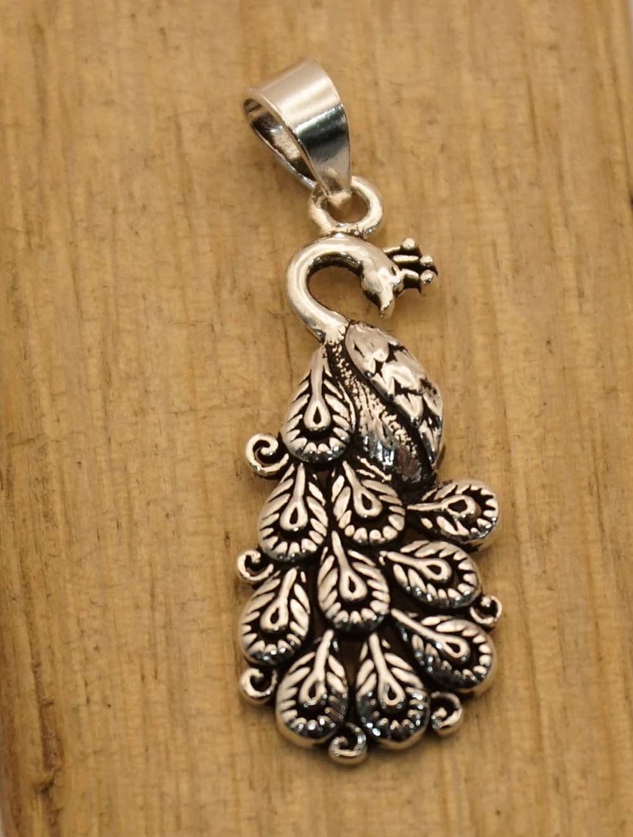 Sterling zilveren hanger pauw - sierlijke vogel pauw hanger 925 zilver - pauwen hangers van zilver - leuke zilveren bedel van een pauw voor aan ketting - prachtige dieren hanger van sterling zilver - vrouwelijke zilveren hanger van pauw