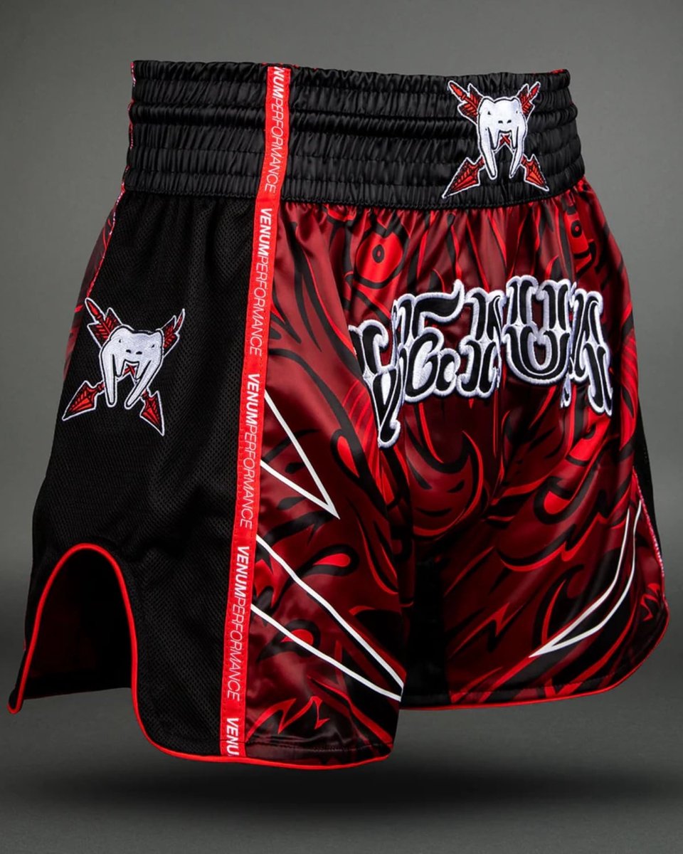 Venum Wolf Atak Muay Thai Short – Zwart/Rood | Muay Thai & Kickboks Short - XS