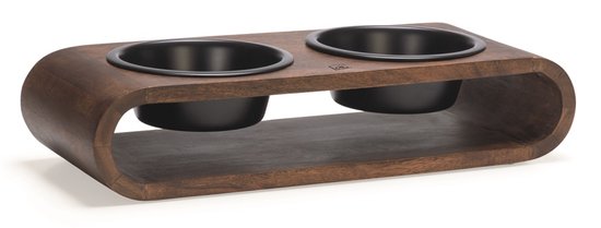 Houten voerbak met twee zwarte RVS bakjes, ontworpen door Lotte.