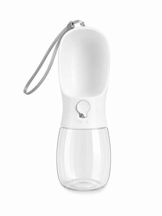 Bouteille d'eau blanche pour animaux avec fond transparent et lanière grise.