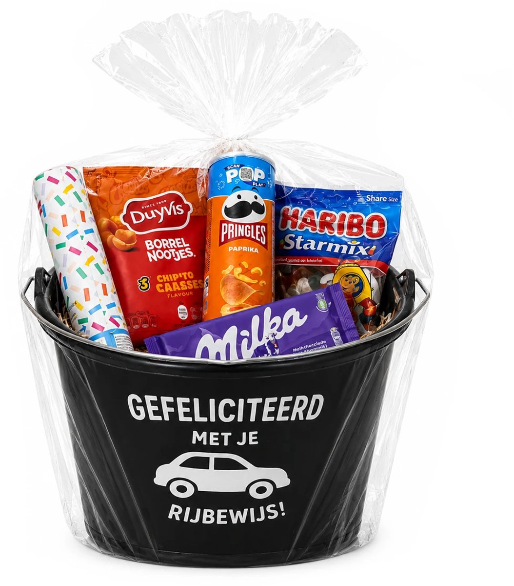 Emmer - Gefeliciteerd met je rijbewijs in geschenkverpakking - Gevulde cadeau emmer - met tekst - Verpakt in cellofaan - 12 liter - zwart - Verjaardag man & Vrouw - Jubilieum cadeau - Geslaagd cadeau