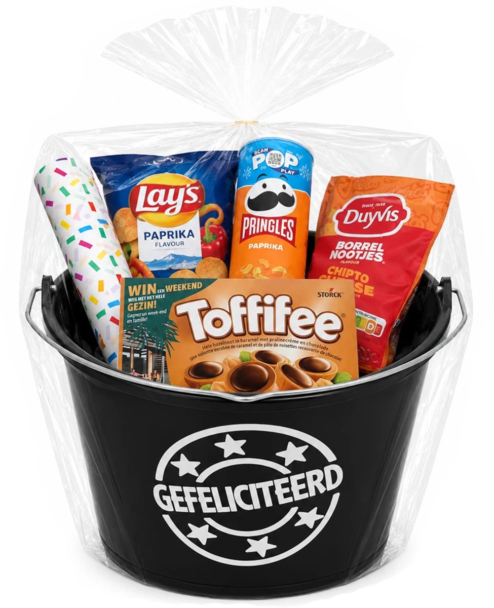 Emmer - Gefeliciteerd in geschenkverpakking - Gevulde cadeau emmer - met tekst - Verpakt in cellofaan - 12 liter - zwart - Verjaardag man & Vrouw - Jubilieum cadeau - Geslaagd cadeau