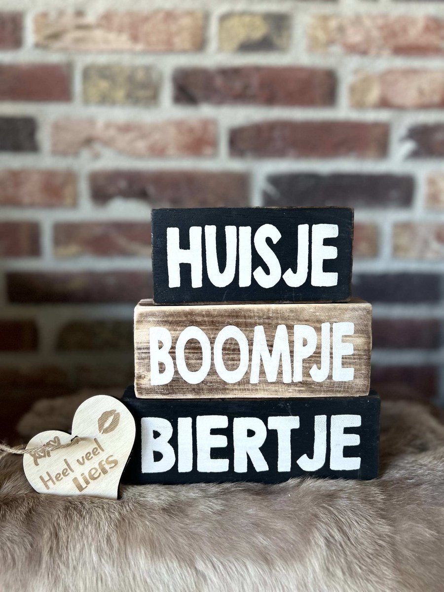 Creaties van hier – 3 blokken huisje boompje biertje - 3x20cm - natural - black - met houten hartje -