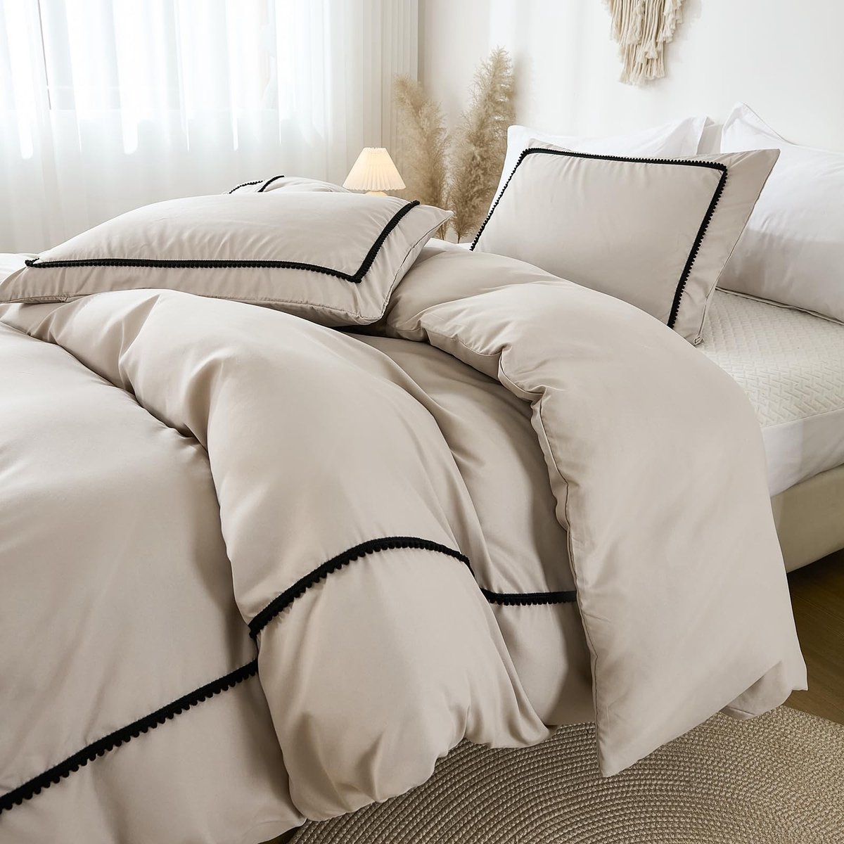 Omgoods - Taupe Duvet Cover Set met Pom Pom Details, 3-delig