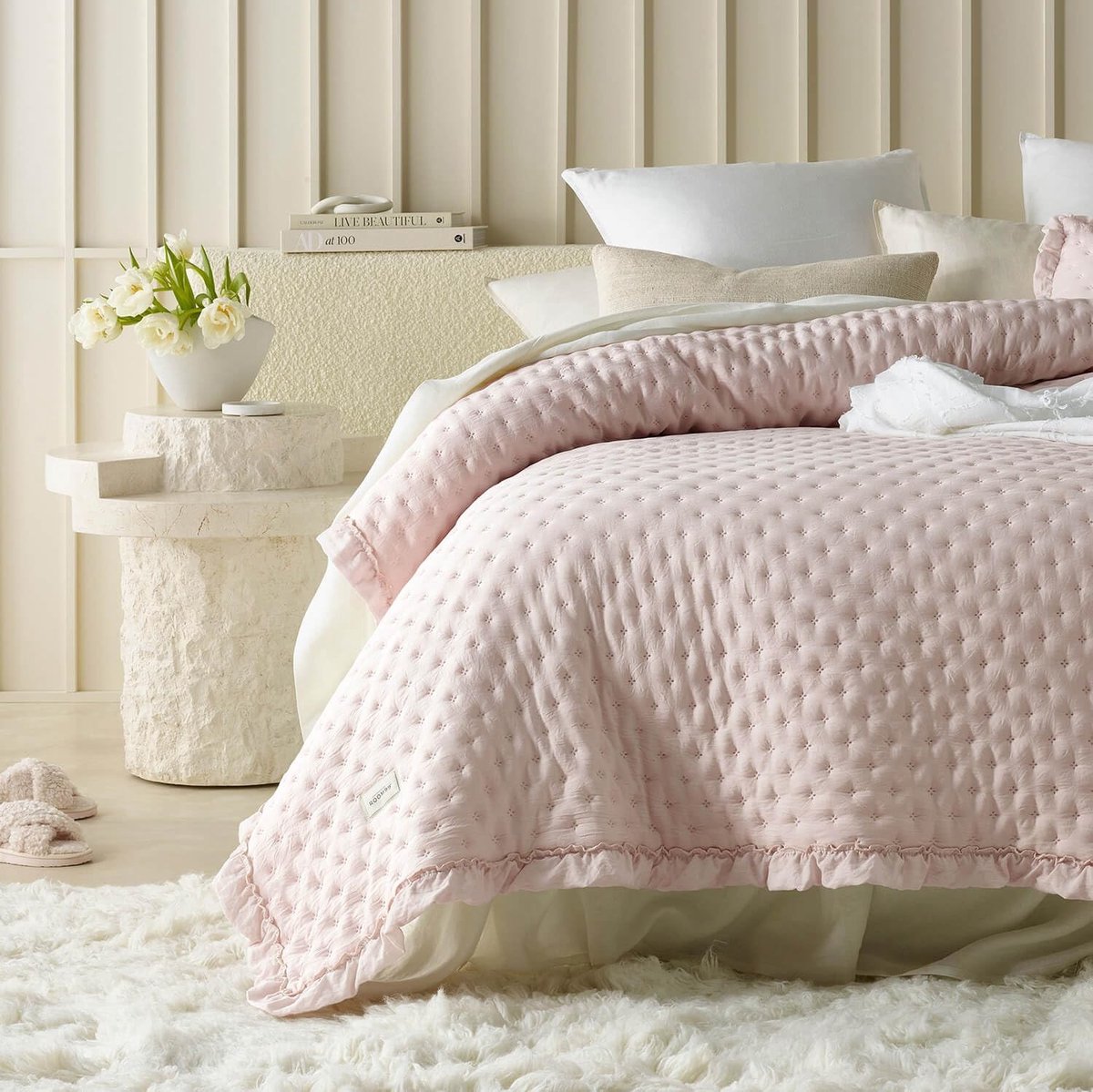 Omgoods - Molly Elegant Bedspread Powder Pink 200 x 220 cm - Stijlvol Dekbed voor Bed en Sofa