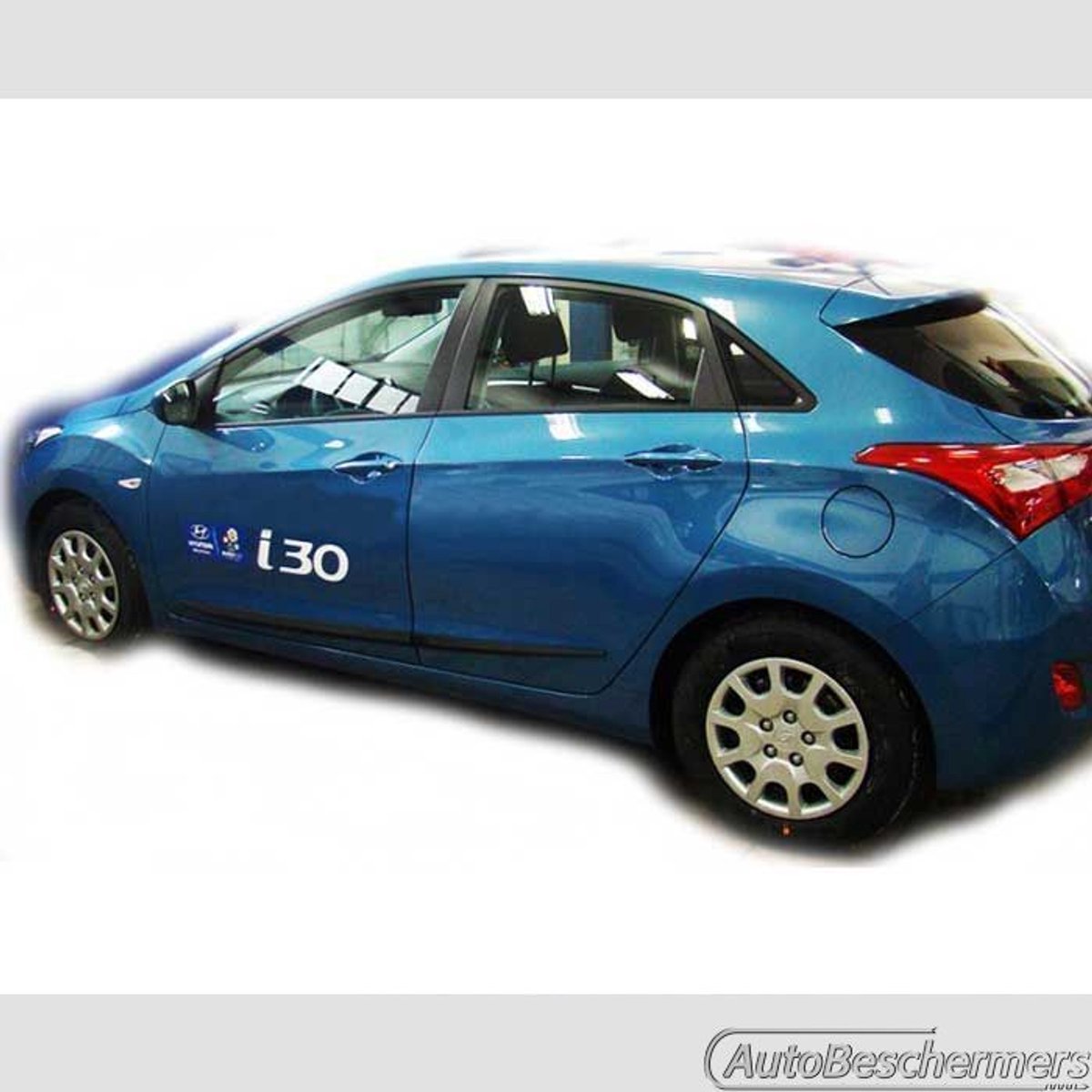 Stootlijsten set zwart voor Hyundai i30 5-deurs 03.2012-2017. De stootstrips zijn zelfklevend. Set a 4 stuks (#0040)