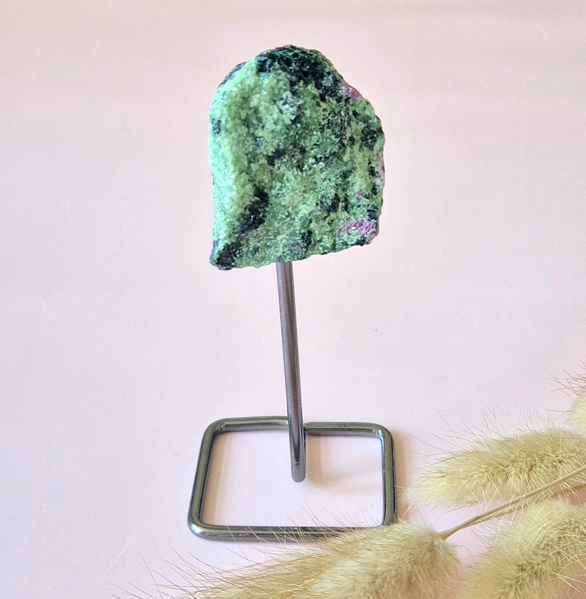 Ruwe edelsteen op standaard – ca. 12cm | Meerdere steensoorten