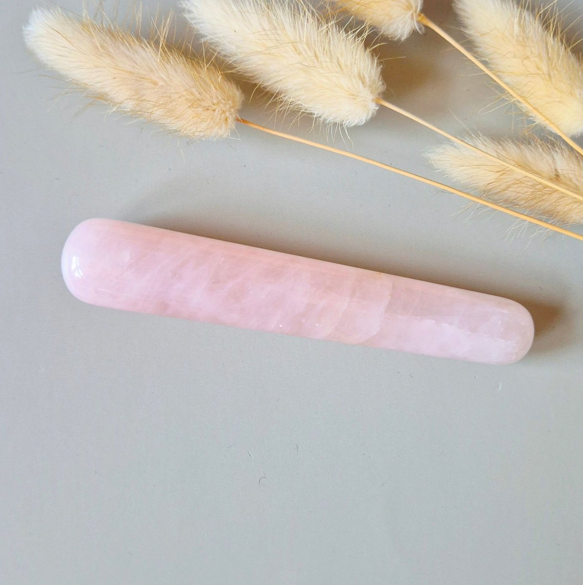 Rozenkwarts Massagestaaf – Liefdevolle Edelsteen Massage Tool