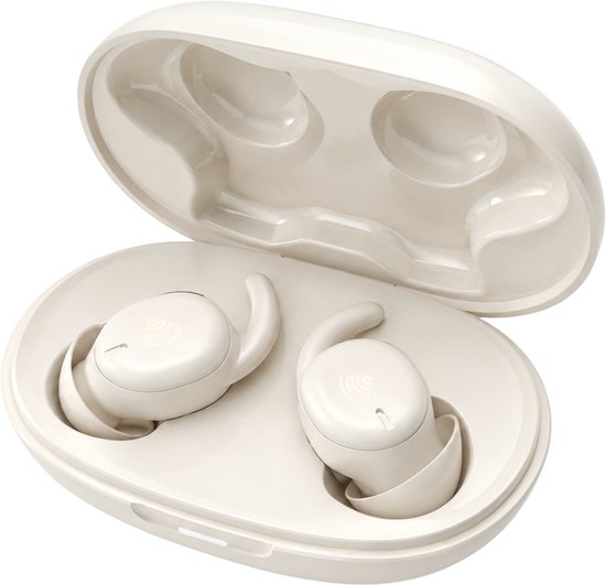 Witte draadloze oordopjes in een open beige oplaadhoes. Ergonomisch design.