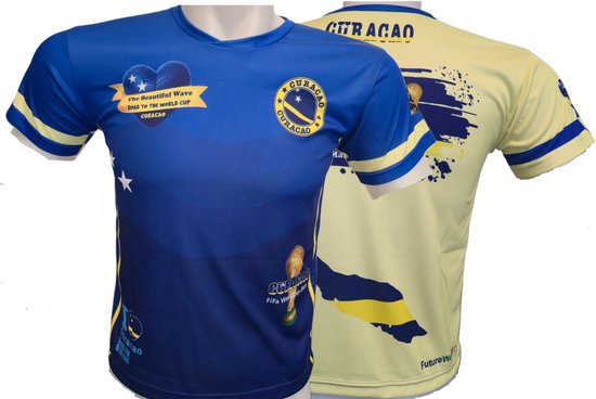 Blauw voetbalshirt met gele strepen en een geel shirt met blauwe opdrukken op de achtergrond.