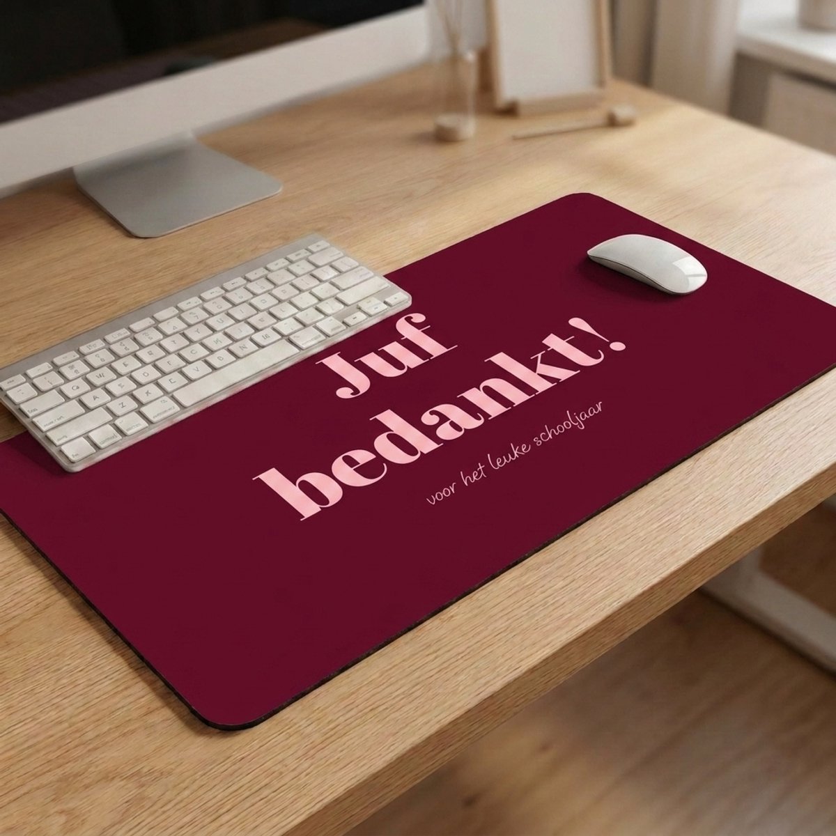 Muismat XXL | Bedankt Juf | Muismat met tekst | Bedankt | Cadeau | Antisliplaag | 74,4 x 40 cm | Fotofabriek