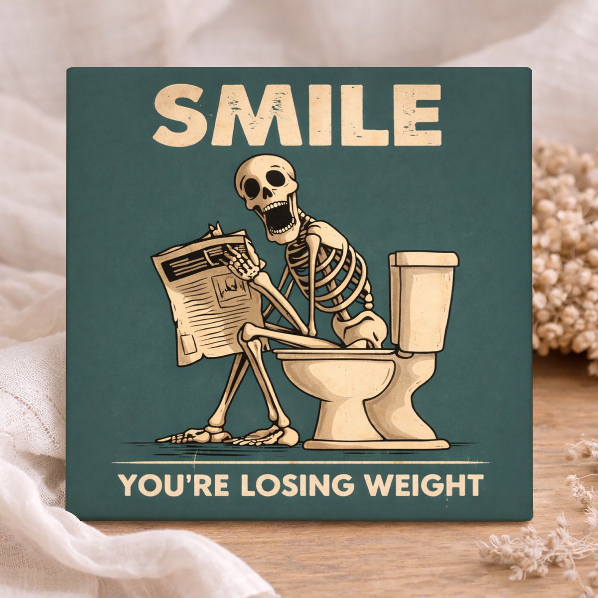 Printazzy - Tegeltjes met Tekst - Smile You're Losing Weight - Grappig WC Tegeltje - Toilet Decoratie - Badkamer Decoratie - Keramisch Tegeltje - Cadeau voor Hem - Wanddecoratie