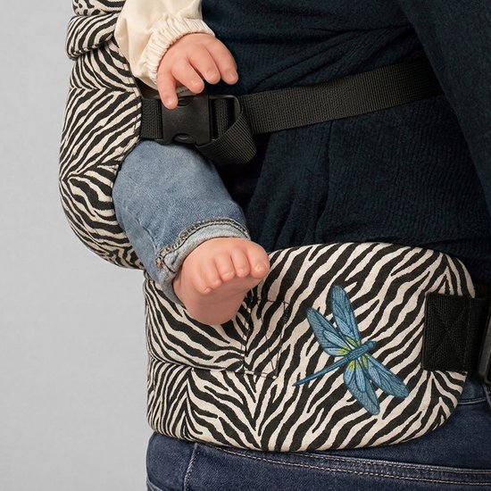 LUVION® Baby carrier MILANO Zebra - Draagzak Baby - Ergonomische Buikdrager en Rugdrager - OEKO-TEX® Katoen - Wit met Zwarte Zebra Patroon van Luvion — afbeelding 4