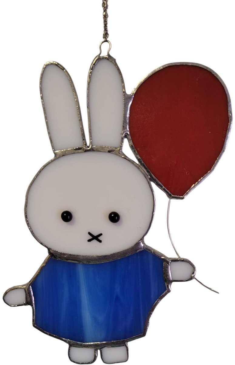 raamhanger nijntje met ballon - tiffany glaskunst - wit blauw rood -10x21 cm glas elk exemplaar is uniek