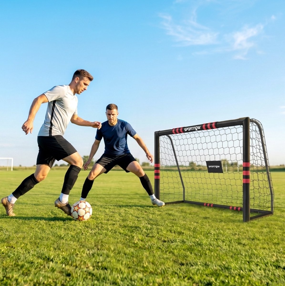 OKWISH Voetbaldoel – 1,8 x 1,2 m – Met Gepolsterd Frame – Metaal En Net – Zwart Rood – Voor Tuin En Training – Met Grondankers