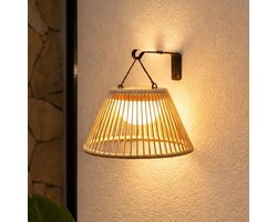 RexTech Solar wandlamp buiten 'Maris' - Oplaadbaar via USB C - Warm wit licht (2700K) - IP44 - Met Afstandsbediening - Rotan look - Tuinverlichting op zonne-energie