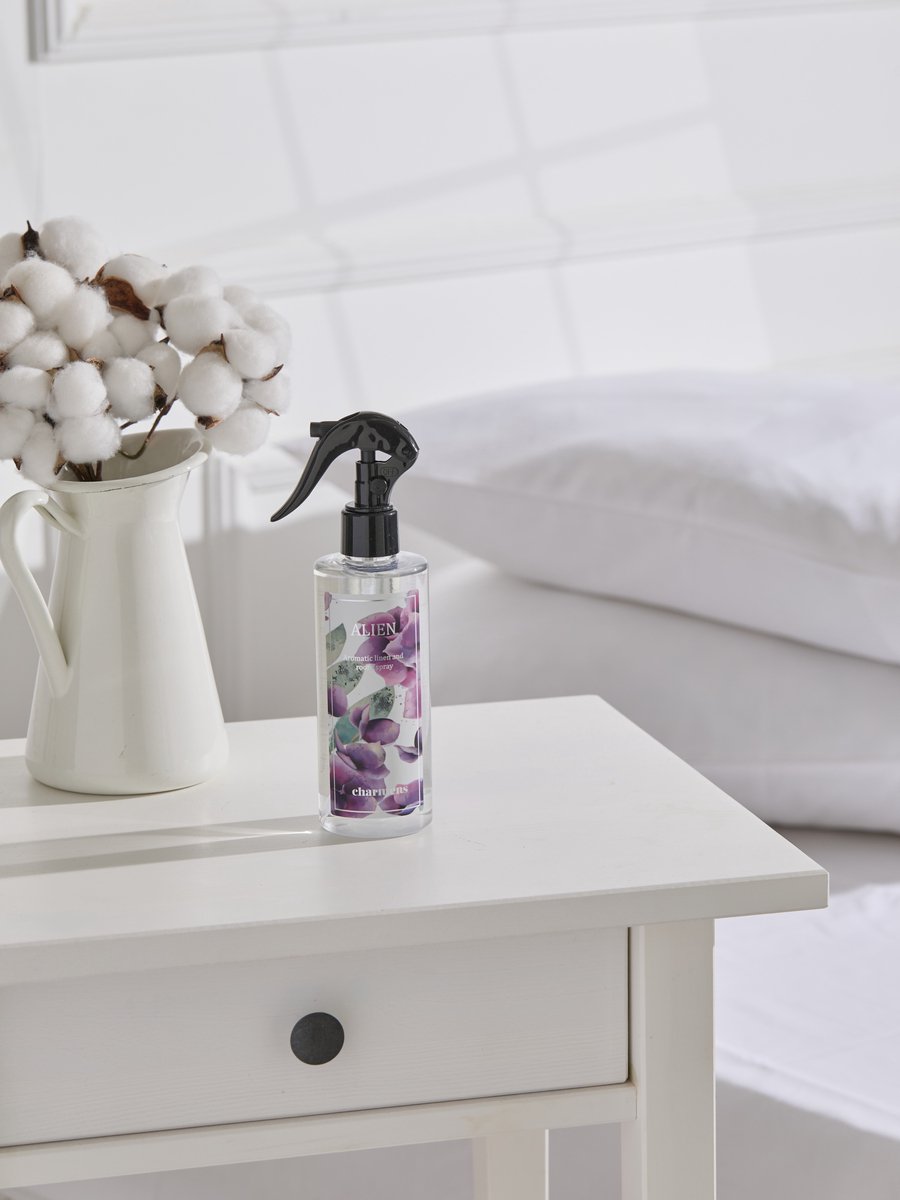 Charmens Alien Roomspray – Huisparfum – Interieurparfum – Huisgeur – Kamergeur – Geurverspreider – Daily Fragrance – Linnen & Textiel – Room Spray – Home Spray – Spa & Wellness – Massagesalon – Beautysalon – 250 ml