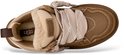 Bovenaanzicht van bruine UGG-sneaker met ruitschoenveters, beige voering.