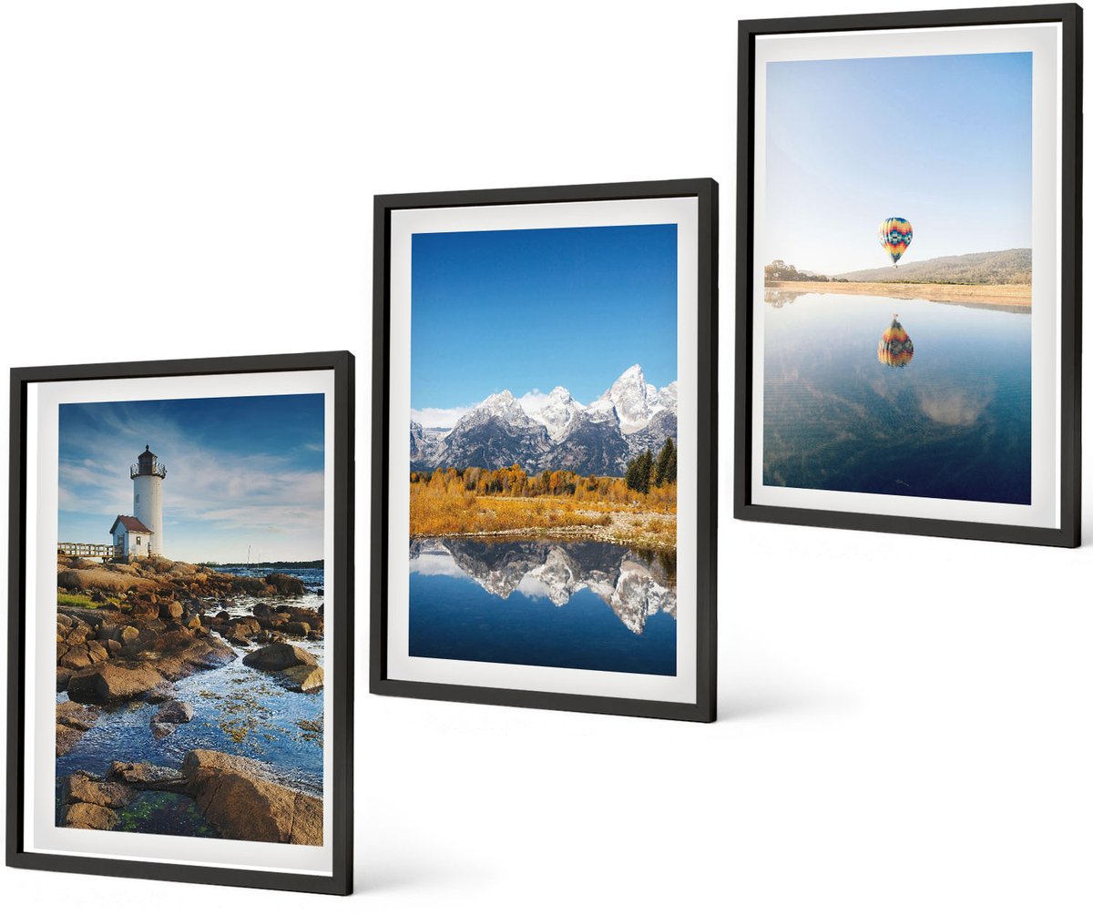 Coloray 3-Delige Schilderij Set - Uitzicht Op De Natuur Met Een Vuurtoren, Bergen, Een Meer En Een Ballon. - 40 x 60 cm - Wanddecoratie - Muurdecoratie - Woonkamer - Moderne Wanddecoratie