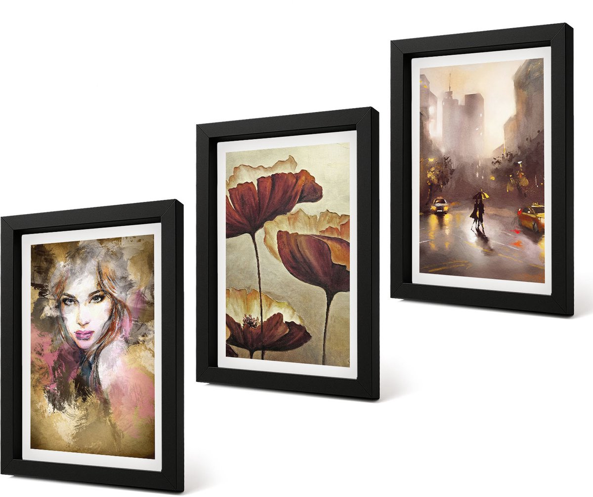 Coloray 4-Delige Schilderij Set - Abstract portret van een vrouw met bloemen in een stad in de regen. - 20 x 30 cm - Decoratieve Schilderijen - Wanddecoratie - Hal - Muurdecoratie