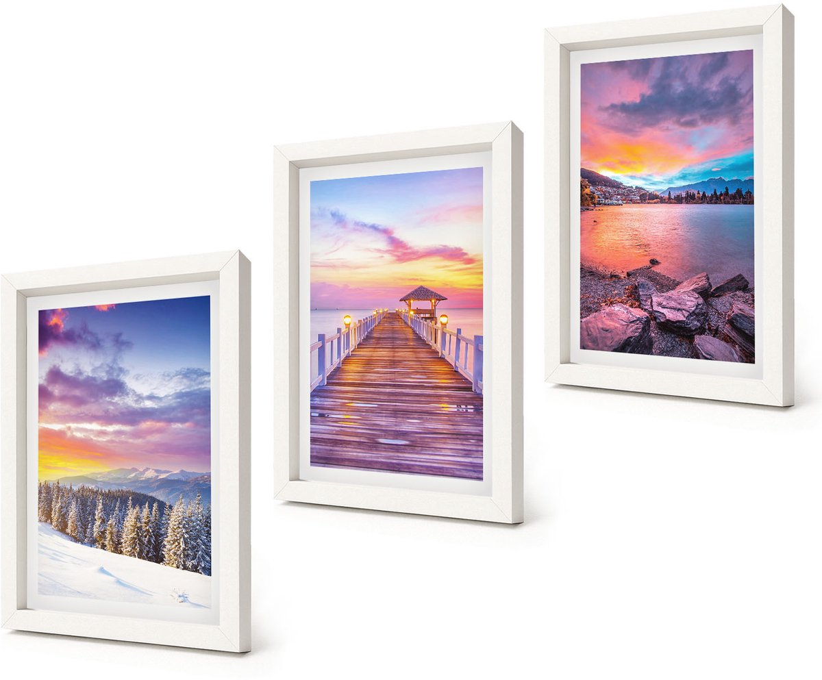 Coloray 3-Delige Schilderij Set - Winters berglandschap met een aanlegsteiger aan het meer. - 20x30 - Wanddecoratie - Woonkamer Decoratie - Stijlvolle Muurdecoratie
