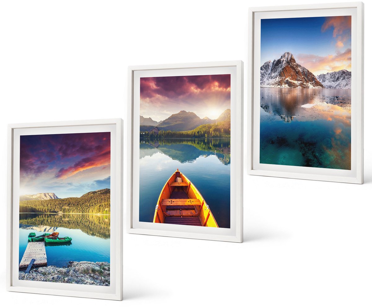 Coloray 3-Delige Schilderij Set - Rustige Meren Met Berglandschap En Boot - 40 x 60 - Decoratieve Muurdecoratie - Slaapkamer - Decoratieve Schilderijen