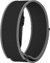 Zwart Garmin Cirqa smartwatch bandje met grijze rand, rond gevormd.