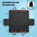 Housse de voiture matelassée noire dépliée à plat avec dimensions. Incluant un sac de rangement. Convient à toutes tailles de voiture.