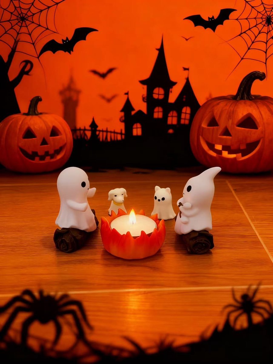 Halloween Decoration Set (Candles Not Included) – Ghost Campfire Gathering Figurine – 5.5×4×7cm – Charming Decor – Features ghosts, ghostly pets (cat and dog), and a campfire base – Perfect for tabletop display