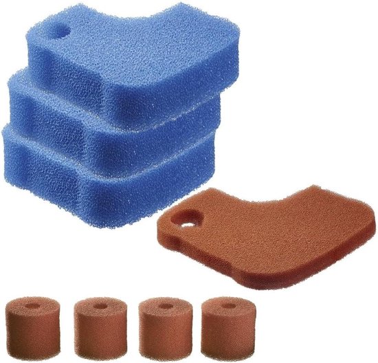 Stapel blauwe en een rode sponsfilter met vier kleine ronde filters op de voorgrond.